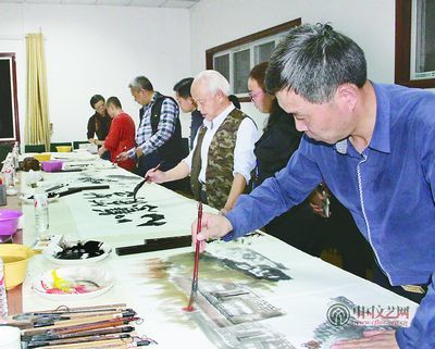 中國文藝網-感恩慰問元素突出 創作表演入情入戲